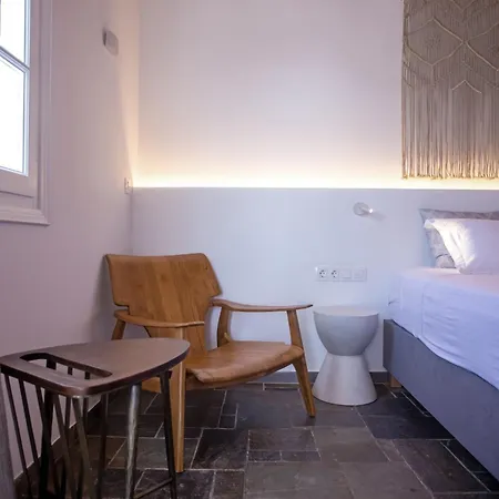 C Mykonos *