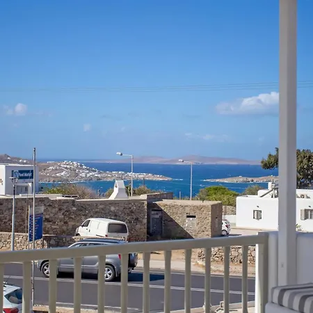 C Mykonos بيت ضيافة