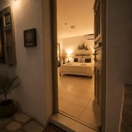 C Mykonos