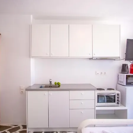 C Mykonos Guest house
